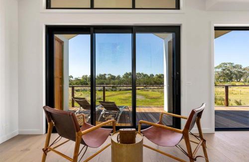 Inverloch House | Awakening Broadbeach - Wifi, linen