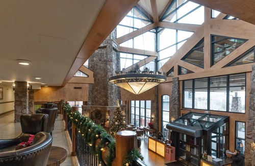 Park City Apartment | Award winning, 2 BR w/full kitchen, WiFi, Hot tub, FP, parking, Gym, pool, etc
