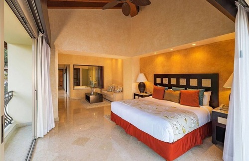 South Shore Hotel Area Resort | Award Winning 3-BR PH Prime Oceanfront at Garza Blanca Resort W/Butler & Chef