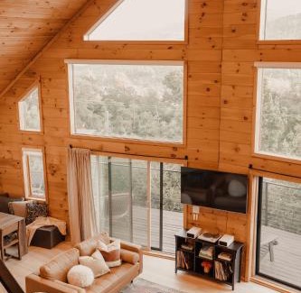 Julian House | Award-winning A-frame Chalet W Cedar Tub & Views