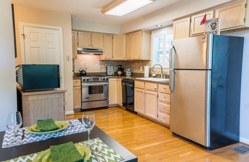 Donelson Apartment | Award Winning Chalet Retreat-Downtown Nashville Opry and More! Premier Partner