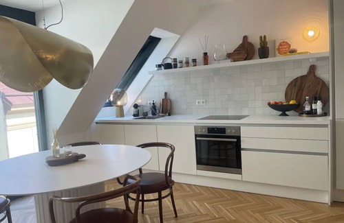 Schottenfeld Apartment | AWARD WINNING DESIGNER DREAM IN NEUBAU