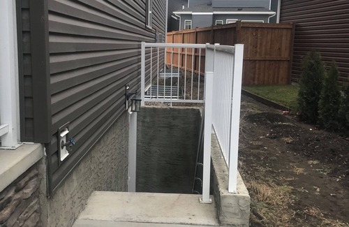 Calgary House | Away from home 2