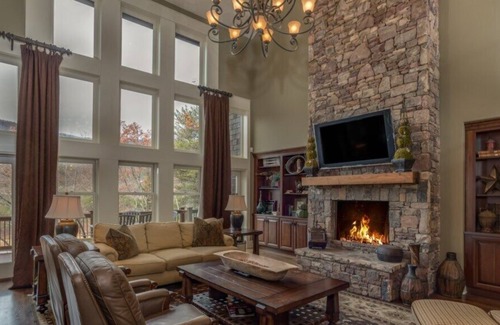 Mill Spring House | Awe-inspiring views, mansion in mountains with fireplace