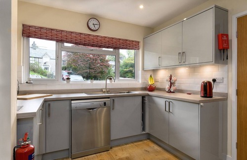 Beddgelert Cottage | Awel Y Grug - Four Bedroom Cottage, Sleeps 8