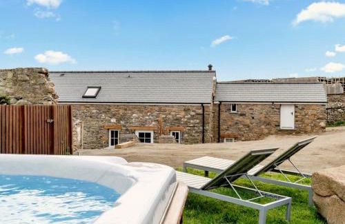 St Brides House | Awel y Môr - 3 Bedroom Cottage - Whitesands