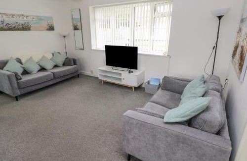 Scurlage House | Awel-Y-Mor