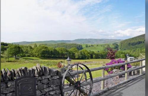 Tregaron House | Awel Yr Mynydd
