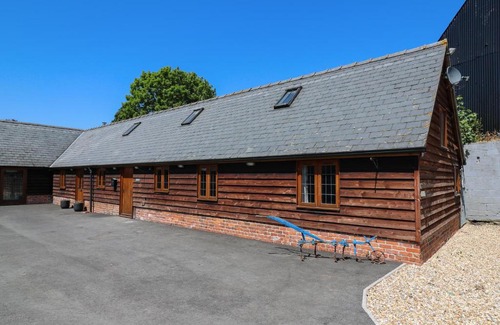 Llanfair Caereinion House | Awelfan
