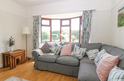 Elim House | Awelfryn