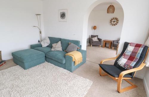 Llanfaelog House | Awelfryn