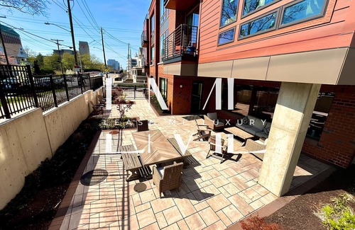 University Circle Apartment | Awesome 2-bedroom apartment in Cleveland with AC, WiFi, fitness room