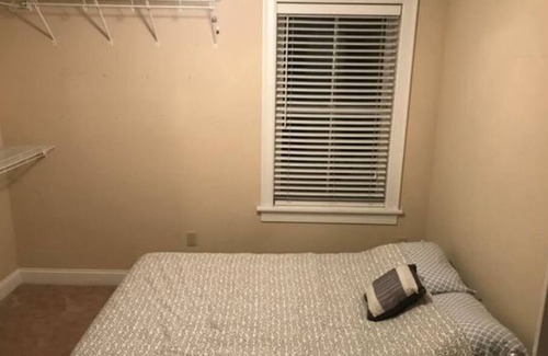 Manchester Apartment | Awesome 3 Bedroom Apartment on the 3rd Floor
