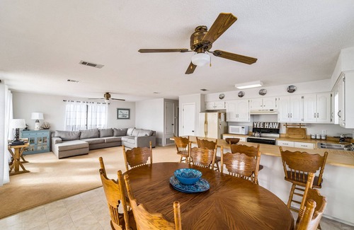 Southpointe House | Awesome and affordable 2 Bdrm, 2 Ba Gulf Front Private Home