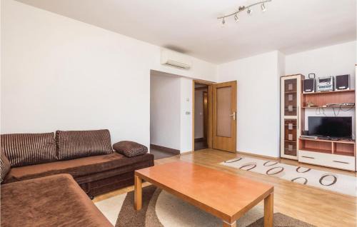Brsec Apartment | Awesome Apartment In Brsec With Wifi