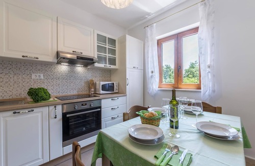 Kaldanija Apartment | Awesome apartment in Kaldanija with WiFi
