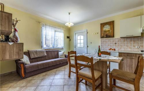 Kavran Apartment | Awesome Apartment In Kavran With Wifi