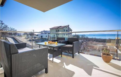 Zurkovo Apartment | Awesome Apartment In Kostrena
