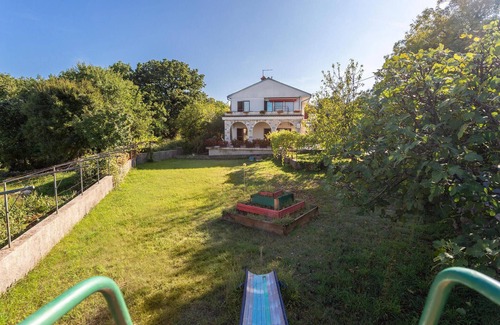 Tribulje Apartment | Awesome apartment in Malinska with WiFi