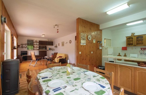 Kneza Apartment | Awesome apartment in Racisce with WiFi