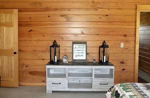 Pine Ridge House | AWESOME CABIN WITH ACCESS TO MANY TRAILS, INCLUDING WOLF PEN GAP IN MENA, AR.