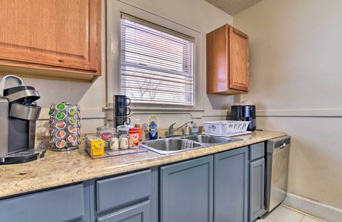 New Center Detroit Apartment | Awesome Detroit Apartment < 3 Mi to Midtown!