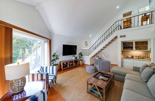 Spinnaker Beachhouses House | Awesome End Unit Spinnaker! 3 BR Close to Beach w/Amenity Cards! Pet Friendly!
