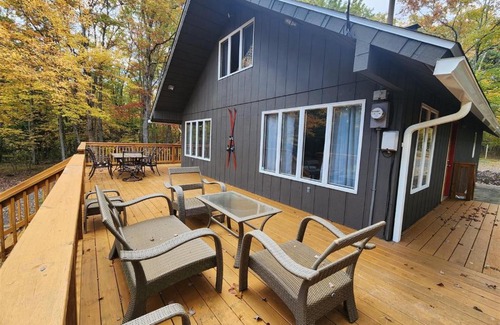 Albrightsville House | Awesome home in Albrightsville with 3 Bedrooms, with an Outdoor Heated swimming pool