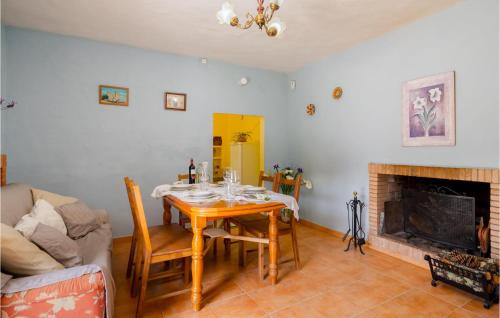 Calabazares House | Awesome Home In Cortegana With Wifi