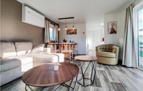 Giethoorn House | Awesome Home In Giethoorn With Kitchen