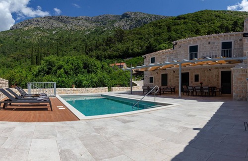 Ljuta House | Awesome home in Gruda
