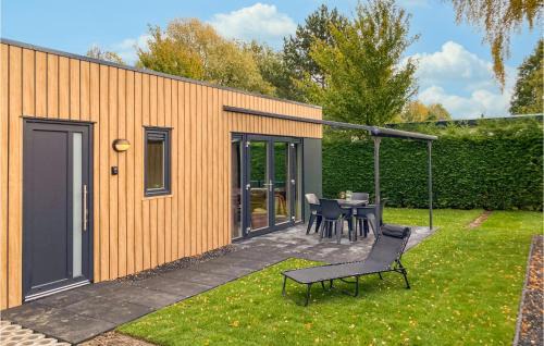 Heinkenszand House | Awesome Home In Heinkenszand With Wifi