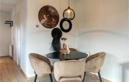 Heinkenszand House | Awesome Home In Heinkenszand With Wifi