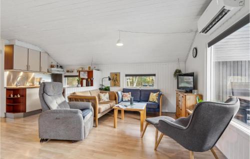Bork Havn House | Awesome Home In Hemmet With Kitchen