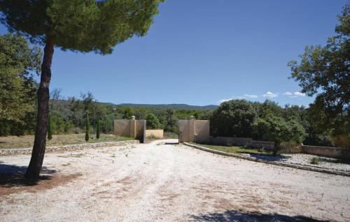 Joucas House | Awesome Home In Joucas With Kitchen
