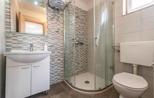 Kustici House | Awesome Home In Kustici With Kitchen