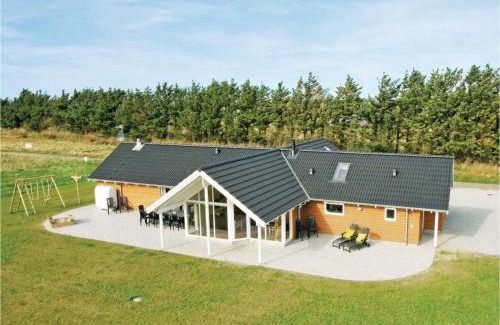 Nr. Lyngby House | Awesome Home In Løkken With Sauna