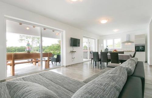 Kapelica House | Awesome home in Labin with kitchen