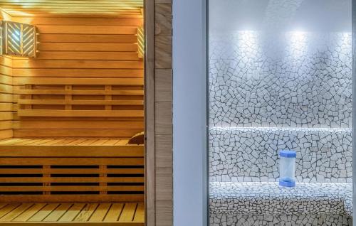 Regione Ca' Nova House | Awesome Home In Magliolo With Sauna