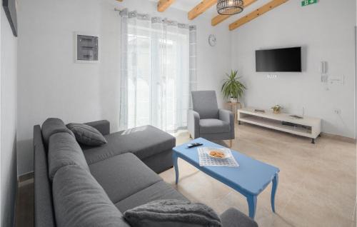 Rapavel House | Awesome Home In Malisi With Kitchen
