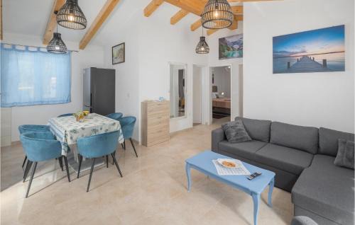 Rapavel House | Awesome Home In Malisi With Kitchen