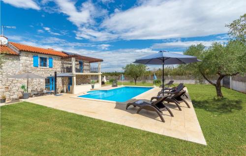 Filipini House | Awesome Home In Mihelici With Wifi
