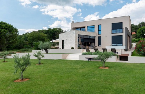Nedescina House | Awesome home in Nedescina with sauna