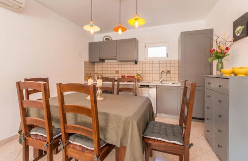 Polaca House | Awesome home in Polaca with kitchen