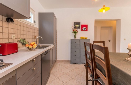 Polaca House | Awesome home in Polaca with kitchen