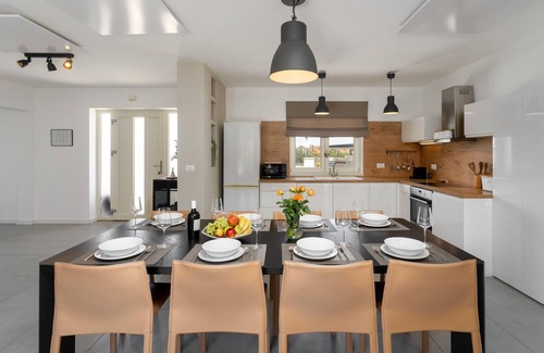 Visnjan House | Awesome home in Porec