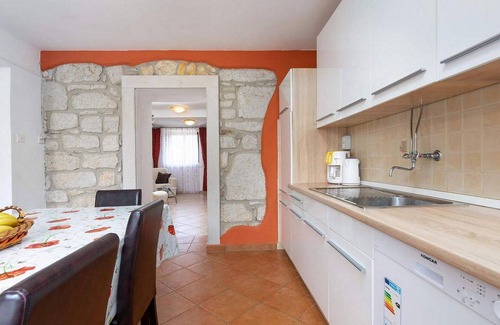 Zbandaj House | Awesome home in Porec