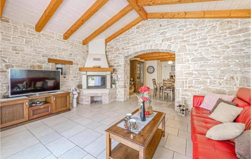 Valtura House | Awesome Home In Pula With Wifi