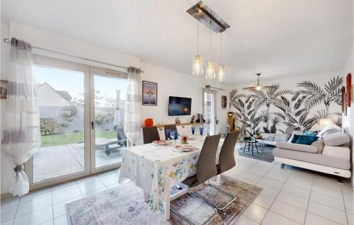 Le Rosais-La Flourie House | Awesome Home In Saint-Malo With Wifi