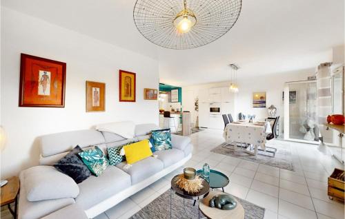 Le Rosais-La Flourie House | Awesome Home In Saint-Malo With Wifi